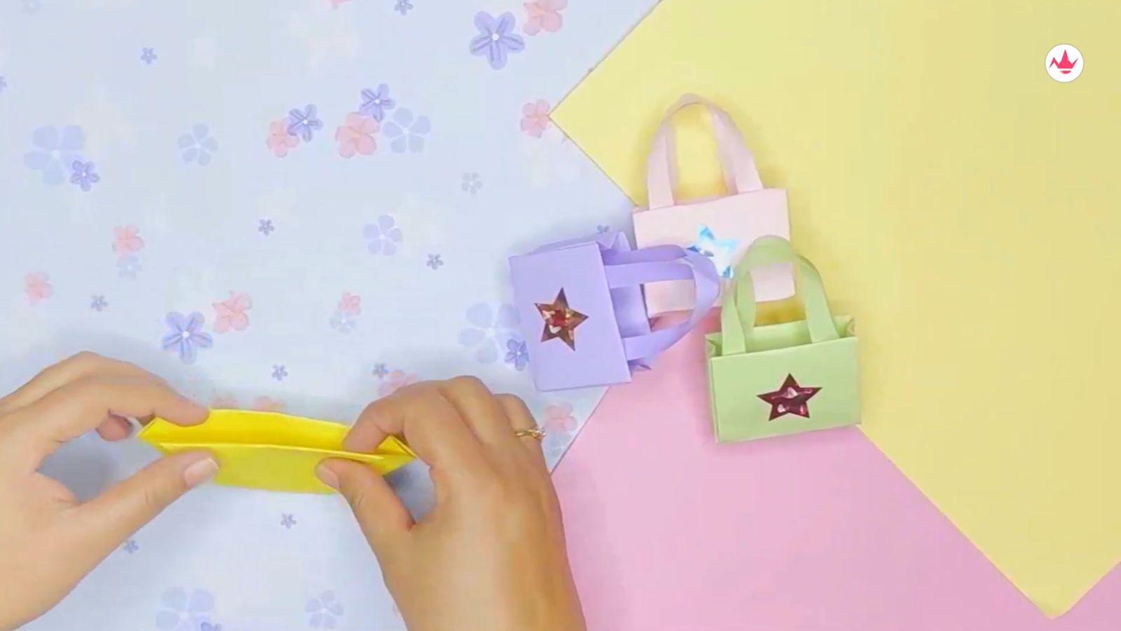 How To Make Paper Bag With Handles - Video Tutorial And Pictures ...